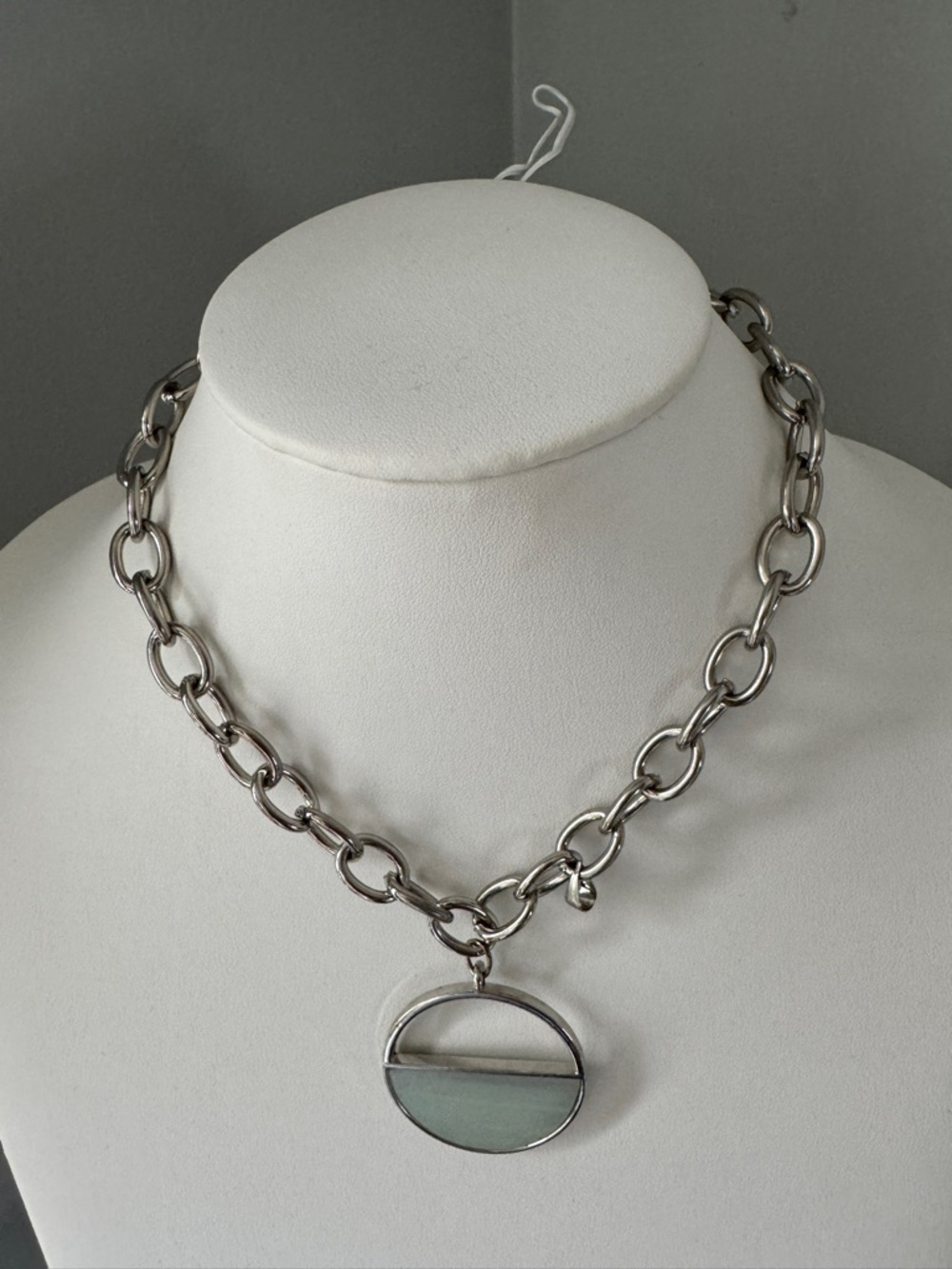 Source Unknown Silver-Tone Link Necklace with Mint Inlay Circle Pendant